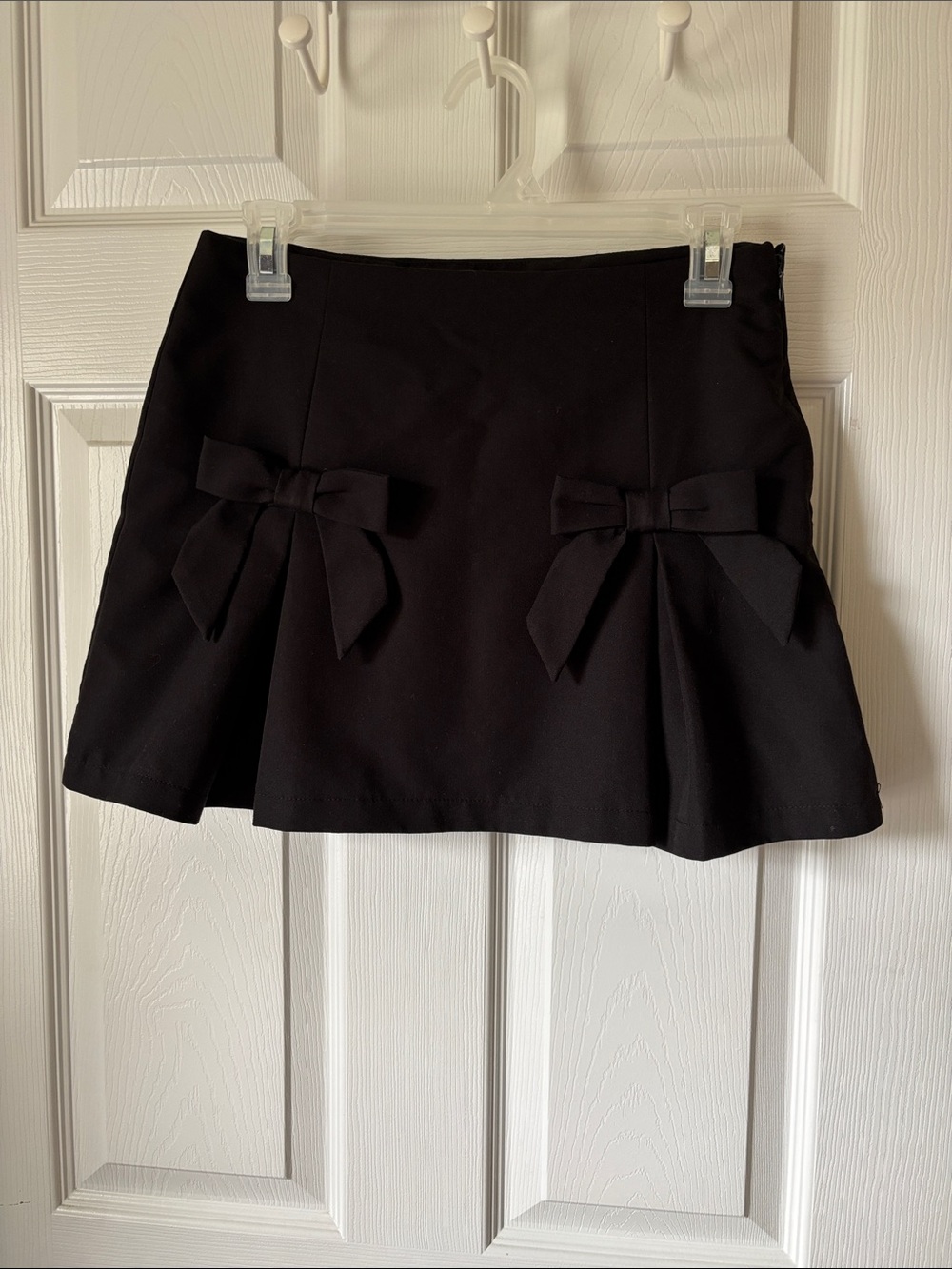 Altar’d State black skirt (skirt with shorts), size M, bows, side zipper